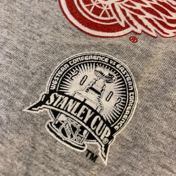 Vintage 2002 NHL Detroit Red Wings Champions shirt - Picture 3 of 5